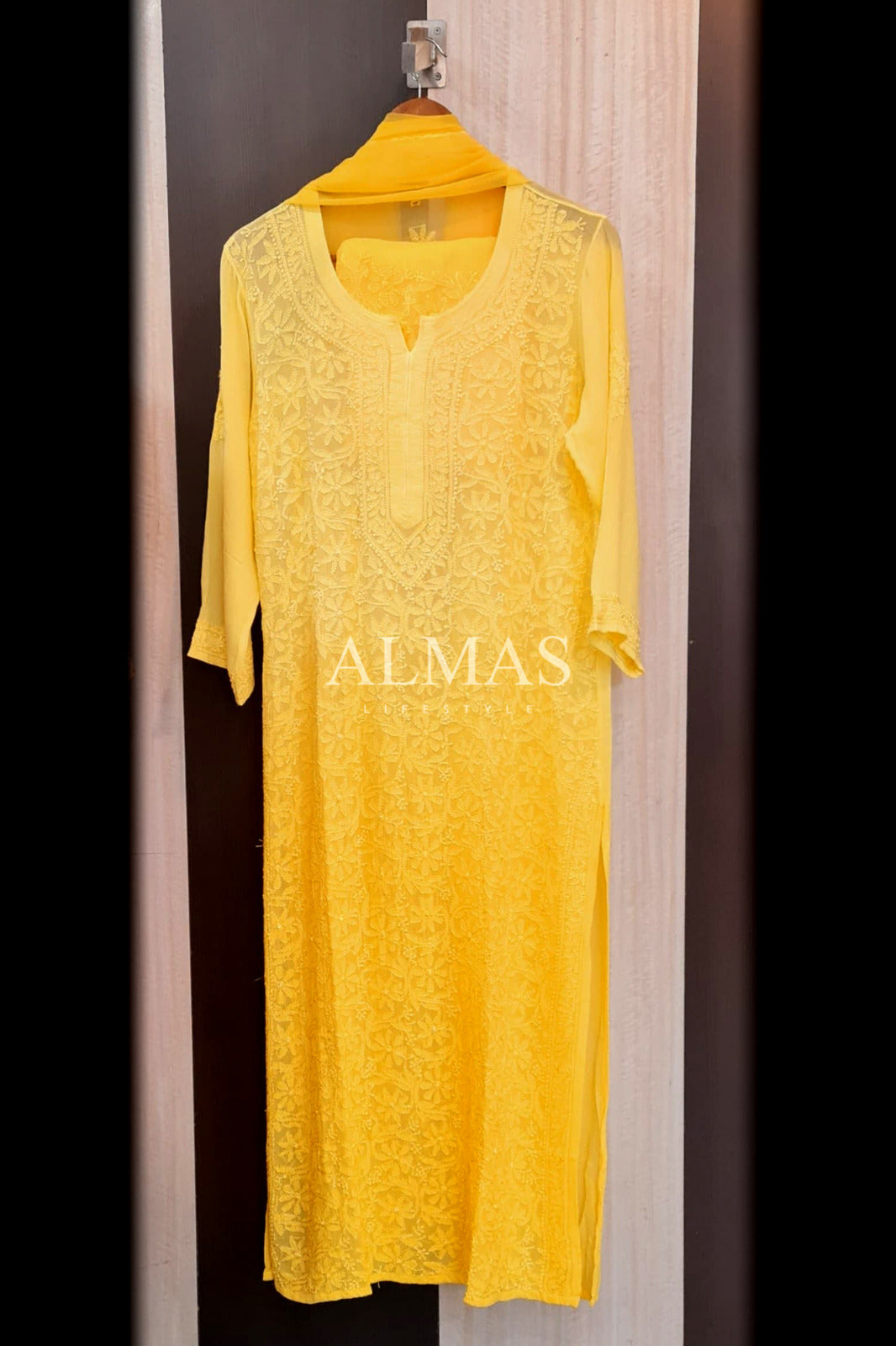 Alora Lucknowi Chikankari Viscose Kurti & Pant Set With Inner & Dupatta