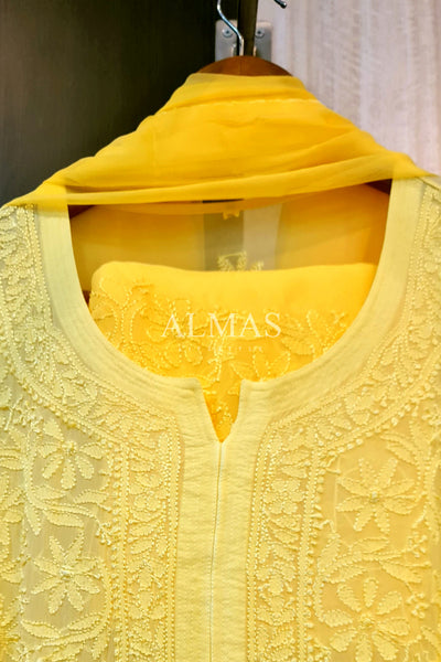 Alora Lucknowi Chikankari Viscose Kurti & Pant Set With Inner & Dupatta